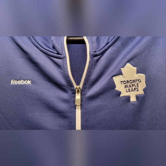 BNWT Toronto Maple Leafs Zipped Sweater - Picture 8 of 10